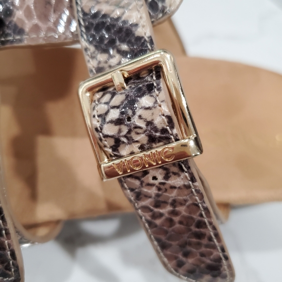 Vionic Orthotic Adjustable Triple Strap Slide - Picture 10 of 10